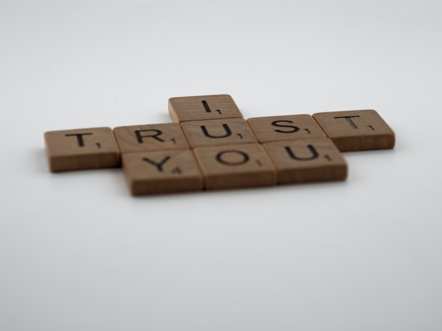 仕事で信頼される人の特徴5つ。信頼関係を得るメリット・方法とは？