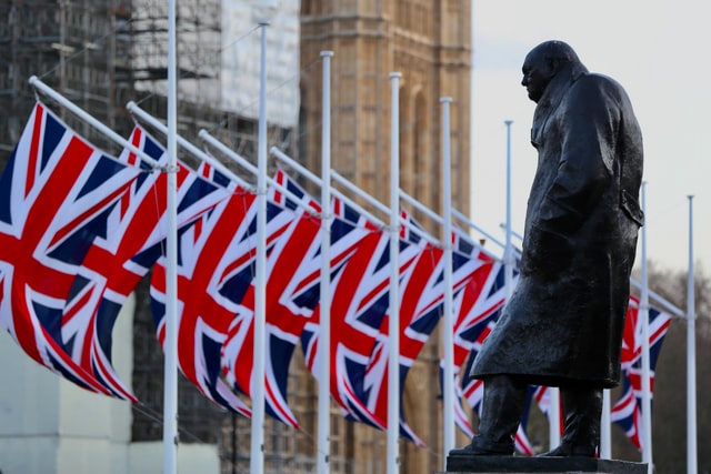 ２．戦争に関する英語の名言なら、チャーチルの演説スピーチ